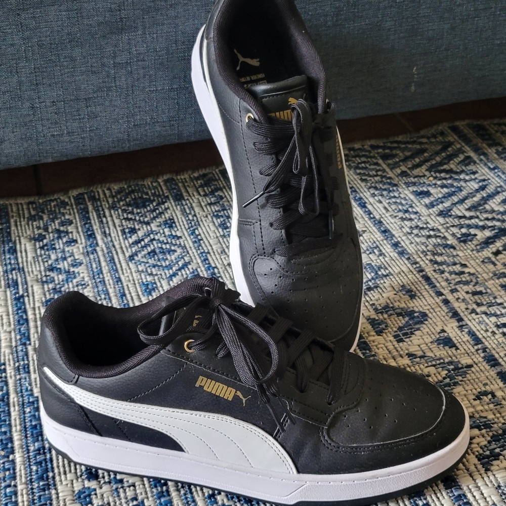 Puma Men's Black and White Sneakers
